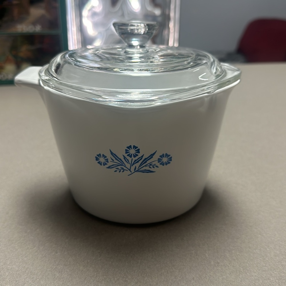 Pyrex Blue Coneflower sauce maker dish with lid and handle 1 quart. Never used. - Picture 4 of 15